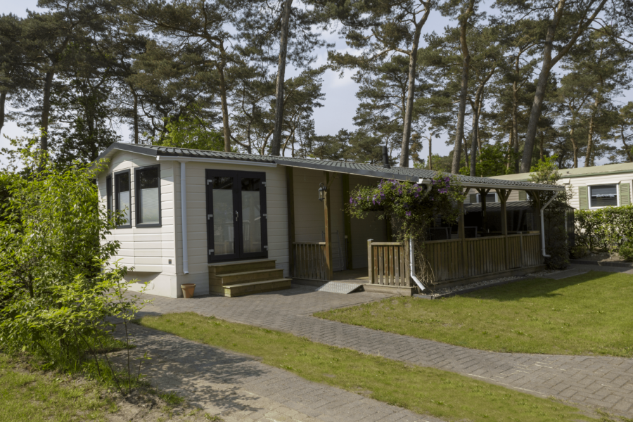 Chalet rood 4 buitenkant min